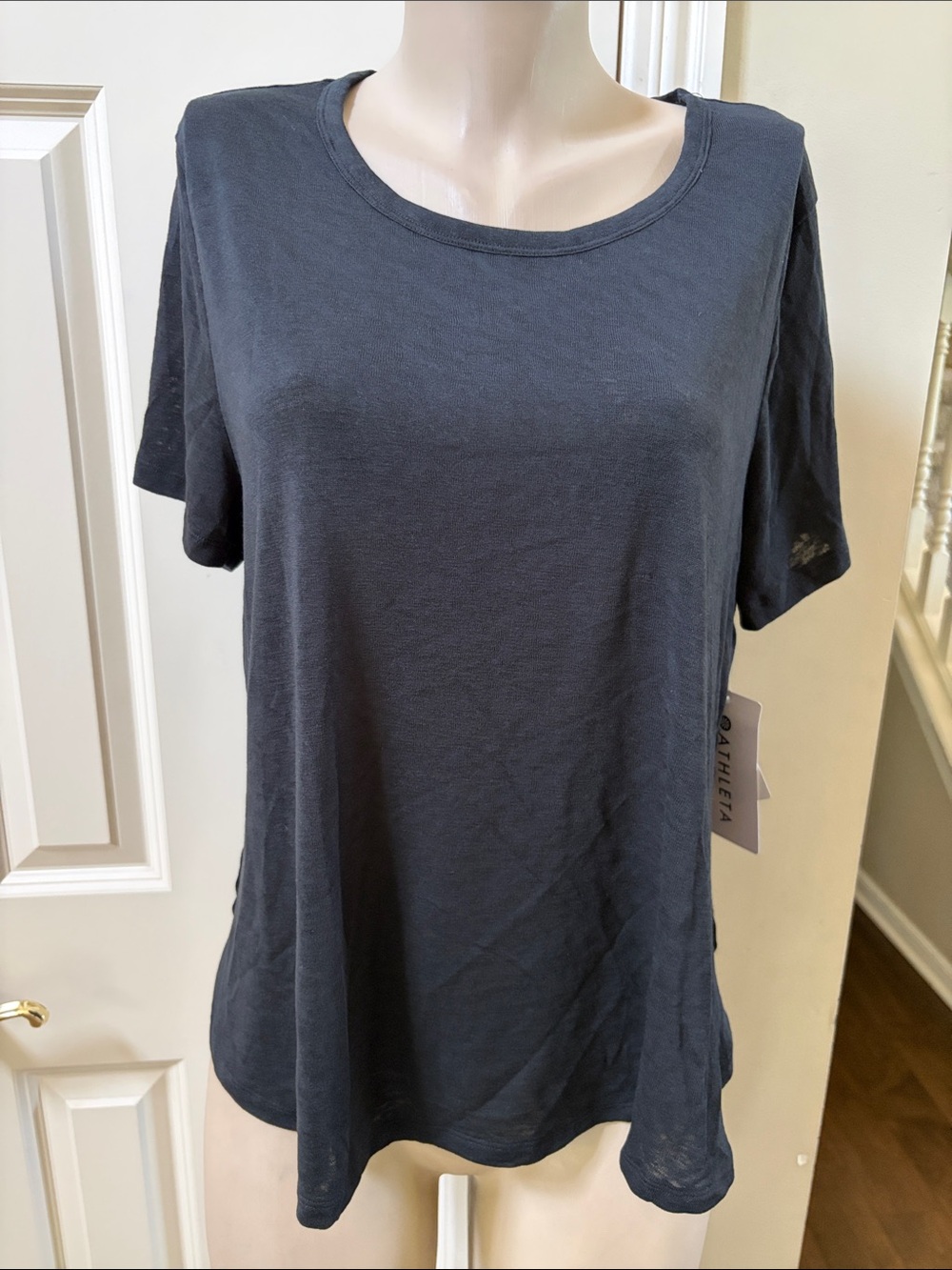NWT Athleta Women's Black Breezy crewneck Short Sleeve Tee, 1X